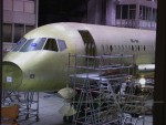 Использование передвижных авиационных стремянок для обслуживания носовой части воздушного судна